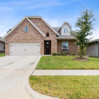 1405 Wavelet Dr, Azle, TX 76020