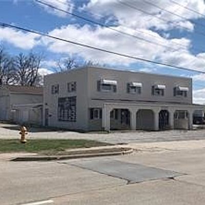 1700 S Banker St, Effingham, IL 62401