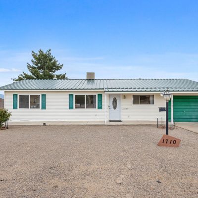 1710 Daybreak Rd Se, Rio Rancho, NM 87124