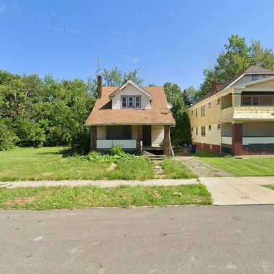 1749 Burgess Rd, Cleveland, OH 44112