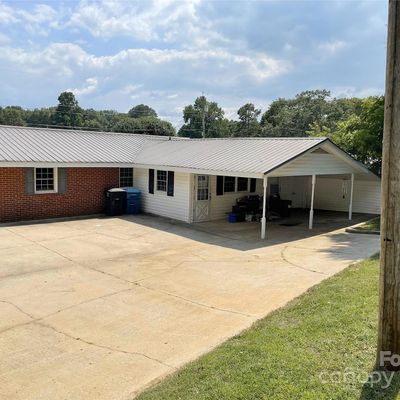 178 Holland St, Forest City, NC 28043