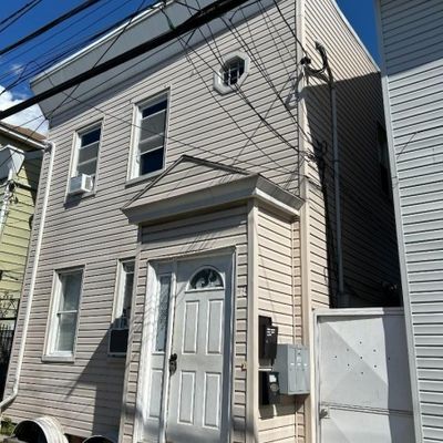 18 Barbara St, Newark, NJ 07105