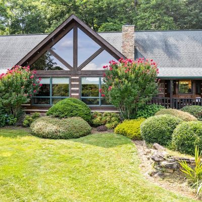 157 Turn About Ct, Waynesville, NC 28785