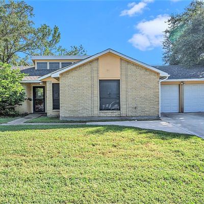 1601 Live Oak Hollow St, Pearland, TX 77581