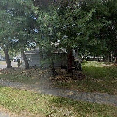 2 Northwood Dr, Portland, ME 04103