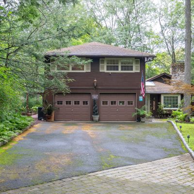 2 Oak Dr, Sherman, CT 06784