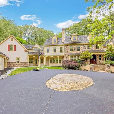 20 Sleepy Hollow Dr, Newtown Square, PA 19073