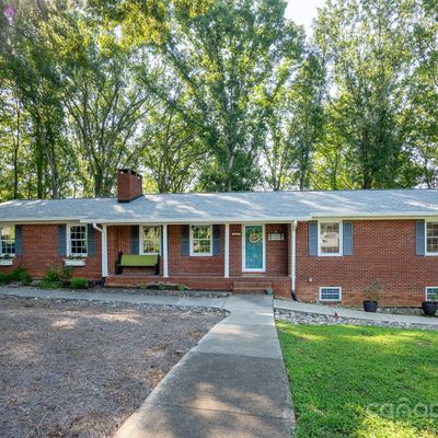 2010 Collins Dr, Albemarle, NC 28001