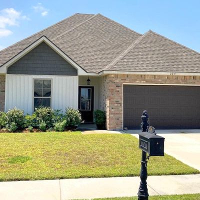 205 Sparkling Meadows Ln, Lafayette, LA 70506