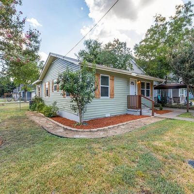 208 Perry Ave, Waxahachie, TX 75165