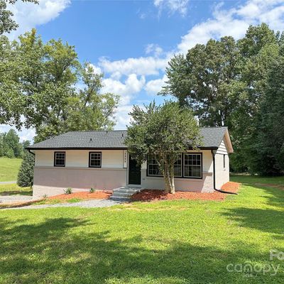 2096 Jay Clark Rd, Morganton, NC 28655