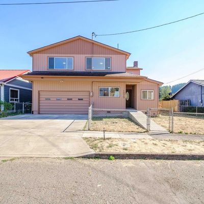 1875 Grape St, Sweet Home, OR 97386