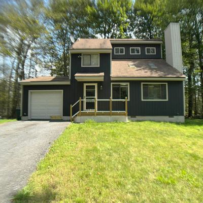 1892 Susan Ct, Tobyhanna, PA 18466