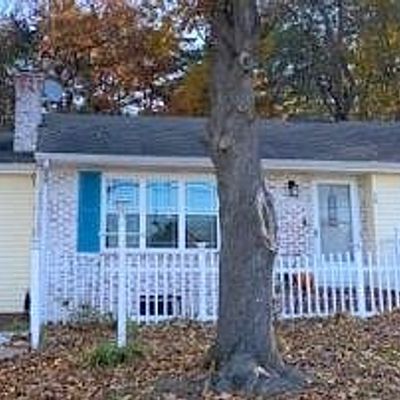 19 Laroche St, Ludlow, MA 01056