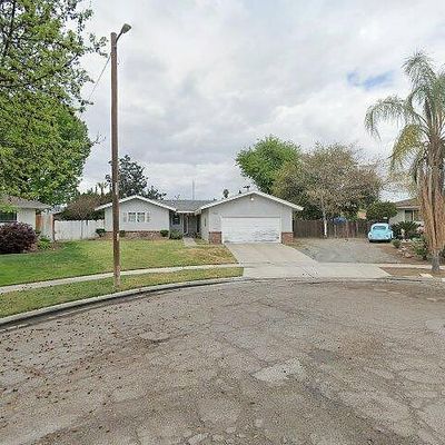 2243 N Laureen Ave, Fresno, CA 93703