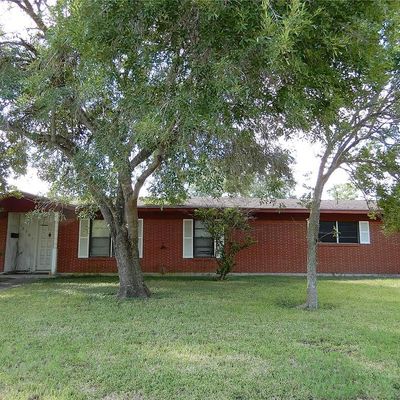 2301 Mcpherson Dr, Port Lavaca, TX 77979