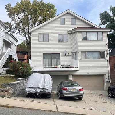 233 Myrtle Ave, Fort Lee, NJ 07024