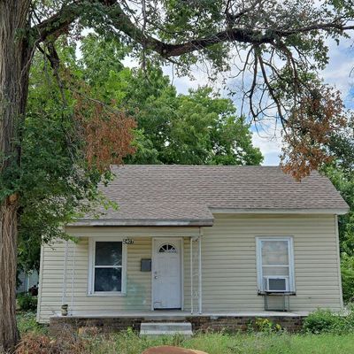 2407 N Park Pl, Wichita, KS 67204