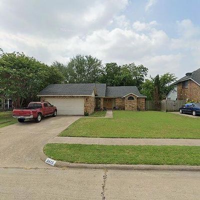 2413 Fairmont Dr, Grand Prairie, TX 75052