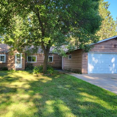 220 Richard Ave Se, Isanti, MN 55040