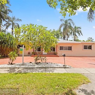 220 Se 1 St St, Dania, FL 33004