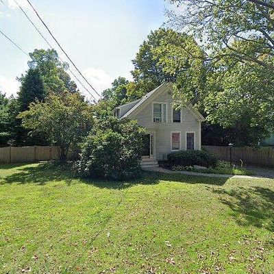 27 Hill St, Raynham, MA 02767