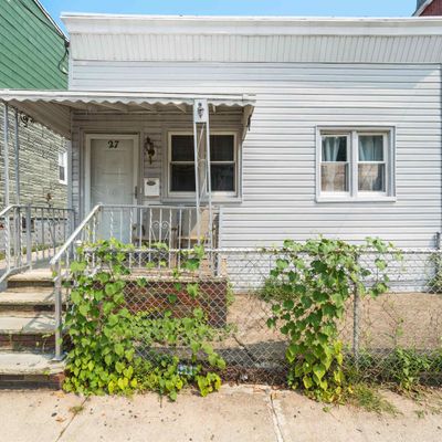 27 W 16 Th St, Bayonne, NJ 07002