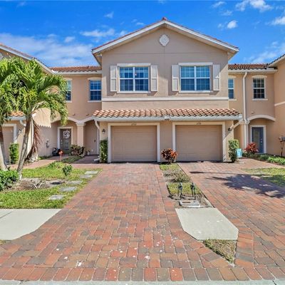 2722 Citrus St, Naples, FL 34120