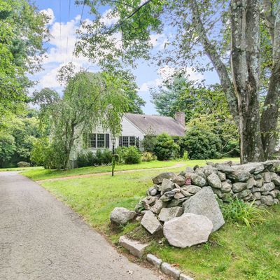 28 Skyview Ln, New Canaan, CT 06840