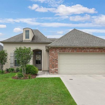 28049 Olympia Ln, Denham Springs, LA 70726