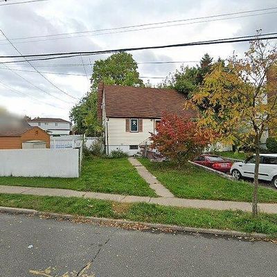 289 Willow Rd E, Staten Island, NY 10314