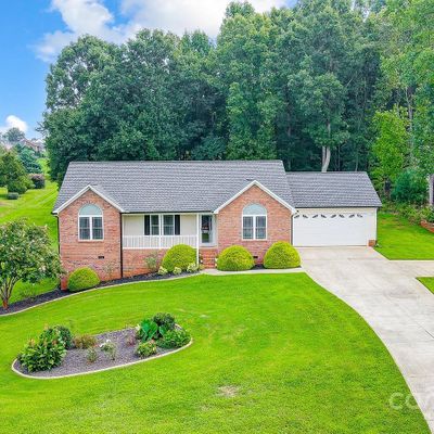 2497 Carriage Ln, Lincolnton, NC 28092