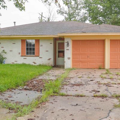 3355 Cecil Dr, Beaumont, TX 77706