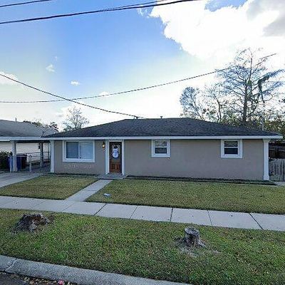 3005 Pecan Dr, Chalmette, LA 70043