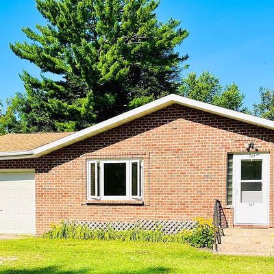 307 S Harlon St, Weyauwega, WI 54983