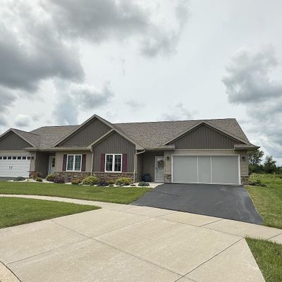 3106 S Blue Jay Ct, Beloit, WI 53511