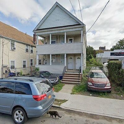 37 Barker St, Staten Island, NY 10310