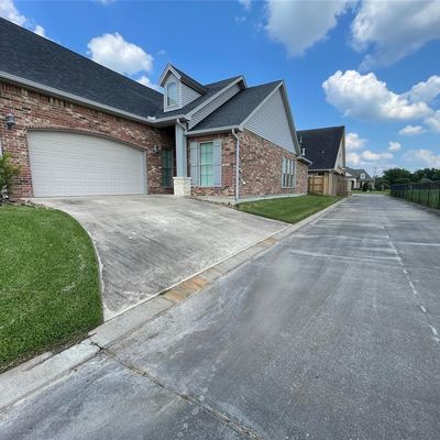 3850 Central Pointe Dr, Beaumont, TX 77706