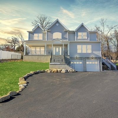 40 Elizabeth St, Bloomingdale Boro, NJ 07403