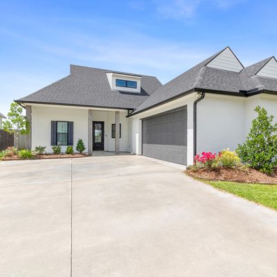 404 Sandy Bay Dr, Broussard, LA 70518