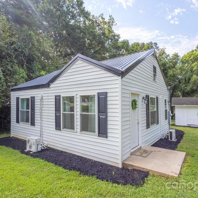 505 Hickory Ave, Statesville, NC 28677