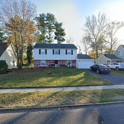 52 Bayberry Ln, Willingboro, NJ 08046