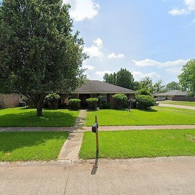 5408 Foxglove Dr, Bossier City, LA 71112