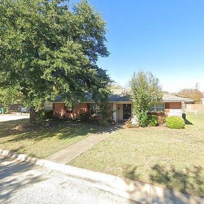 5025 Ira St, Haltom City, TX 76117