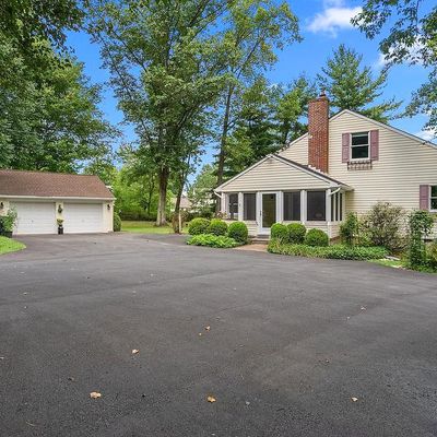 6 Tall Oaks Ln, Newtown, PA 18940