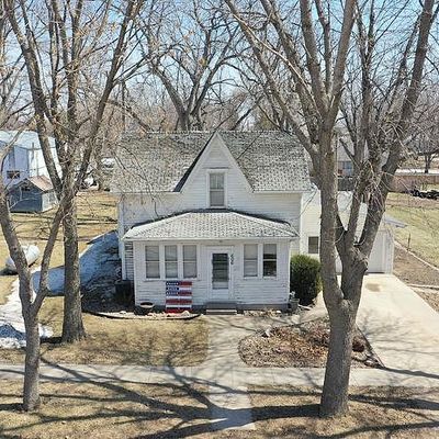 606 Thomas St, Lester, IA 51242