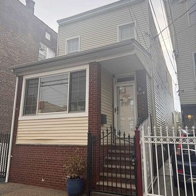 634 N 6 Th St, Newark, NJ 07107