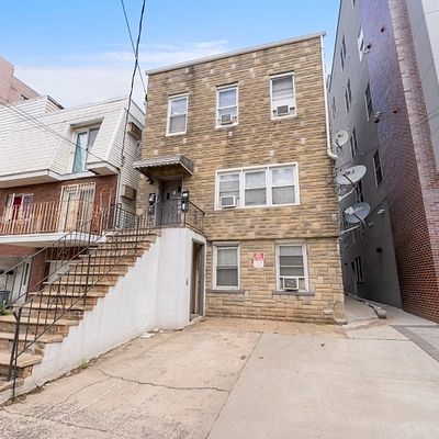 64 Cottage St, Jersey City, NJ 07306