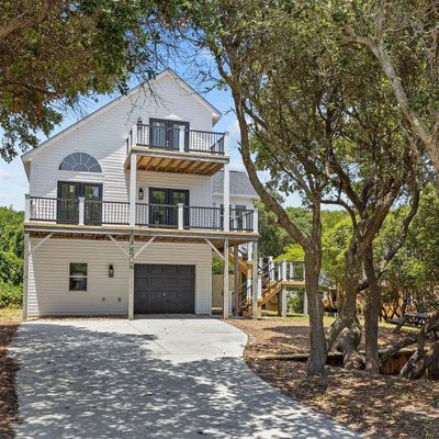 5714 Emerald Dr, Emerald Isle, NC 28594