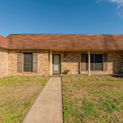 5838 Meadow Way, Beaumont, TX 77706